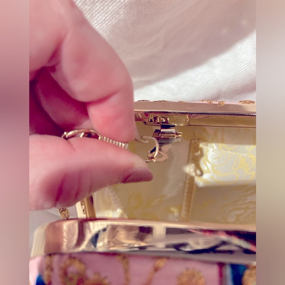 Floral clutch, minaudiere, pink with gold embroidery & sequins, crossbody. - Picture 6 of 9